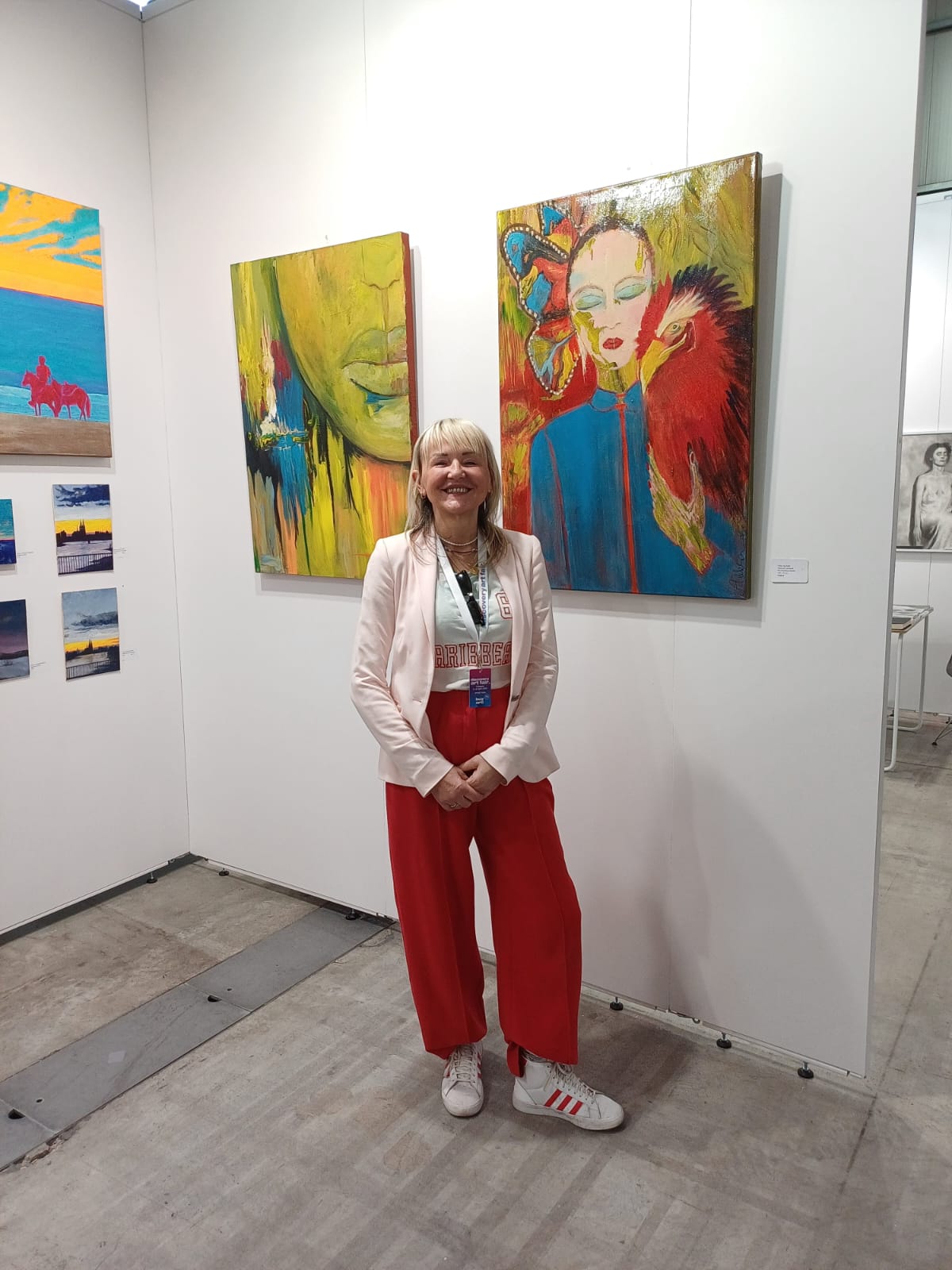 Aleksa bei einer Ausstellung